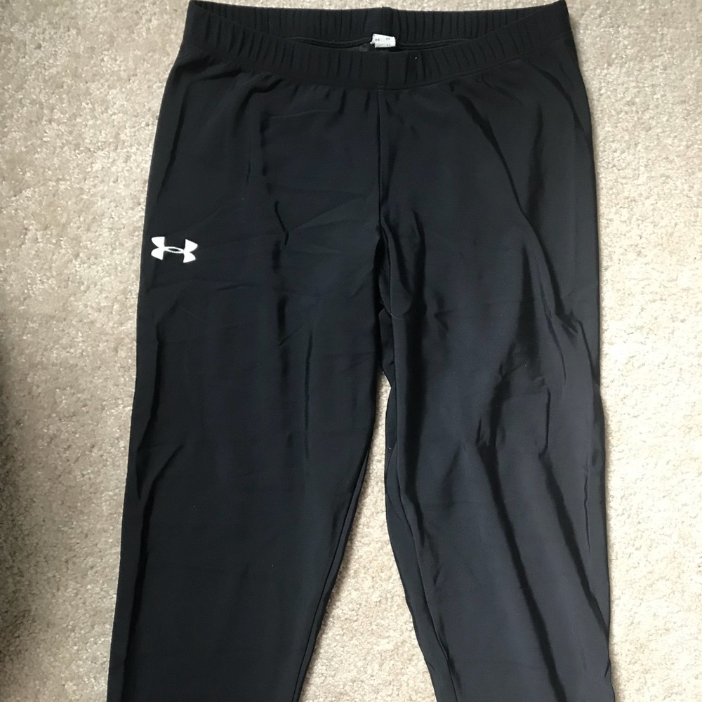Under Armour capris, size small